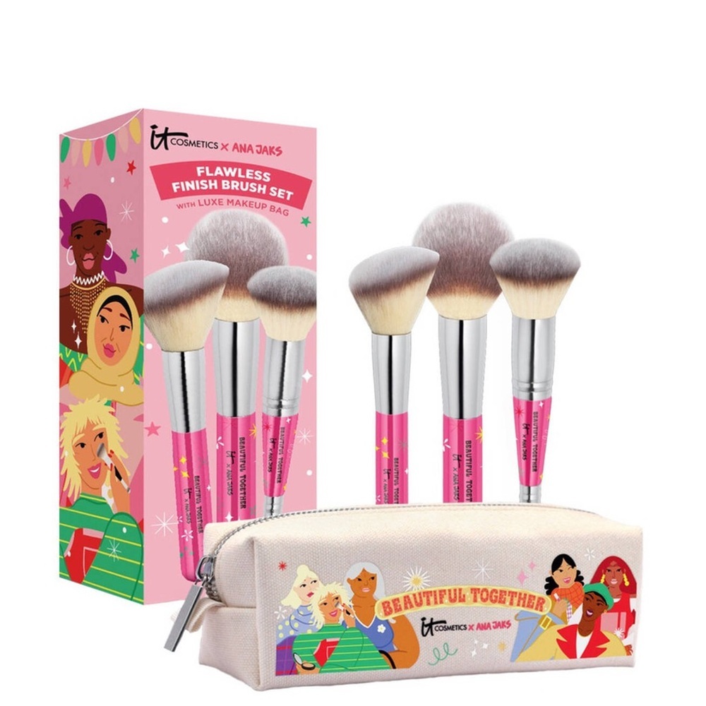 IT Cosmetics  BEAUTIFUL TOGETHER FLAWLESS FINISH 3-PIECE MAKEUP BRUSH SET + CASE